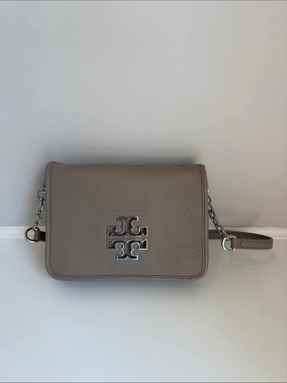 Tory Burch Pebbled Leather Crossbody in Taupe Gray